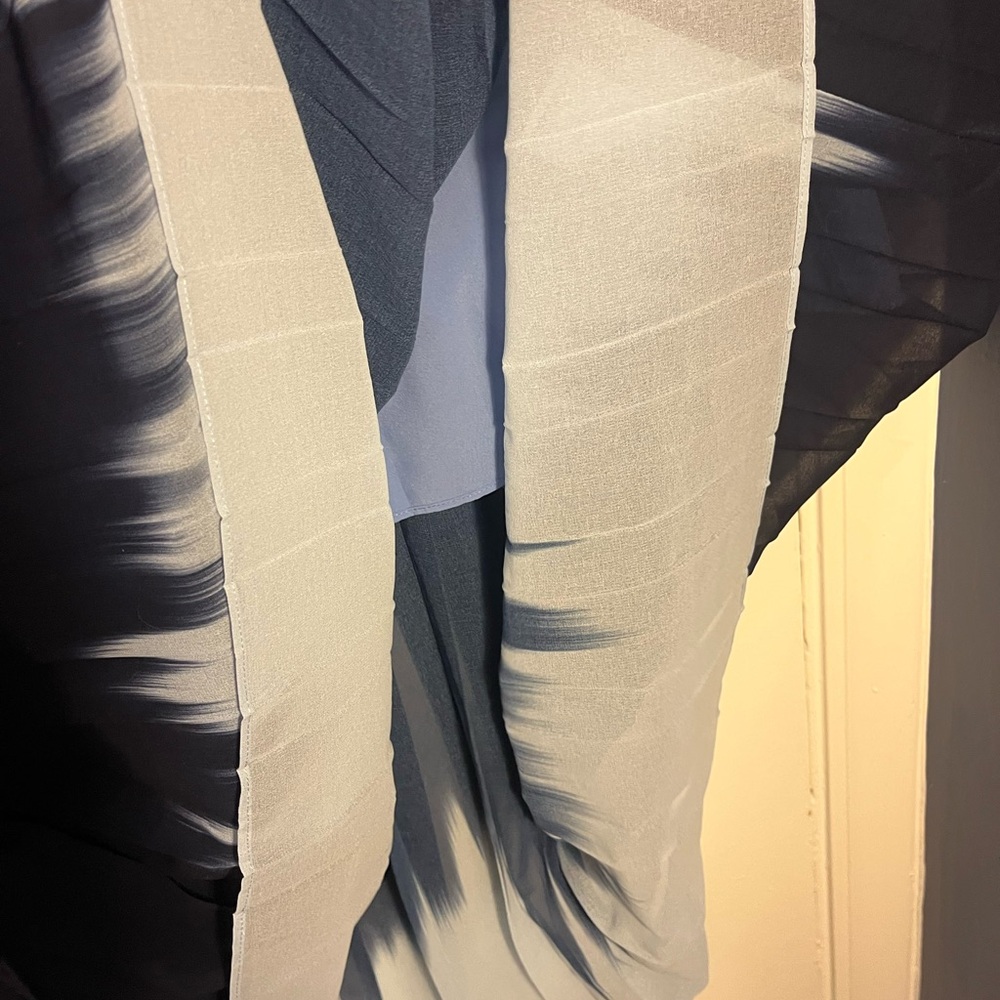 Banana Republic Blue and Black ombré Maxi Skirt size Medium - Picture 6 of 8